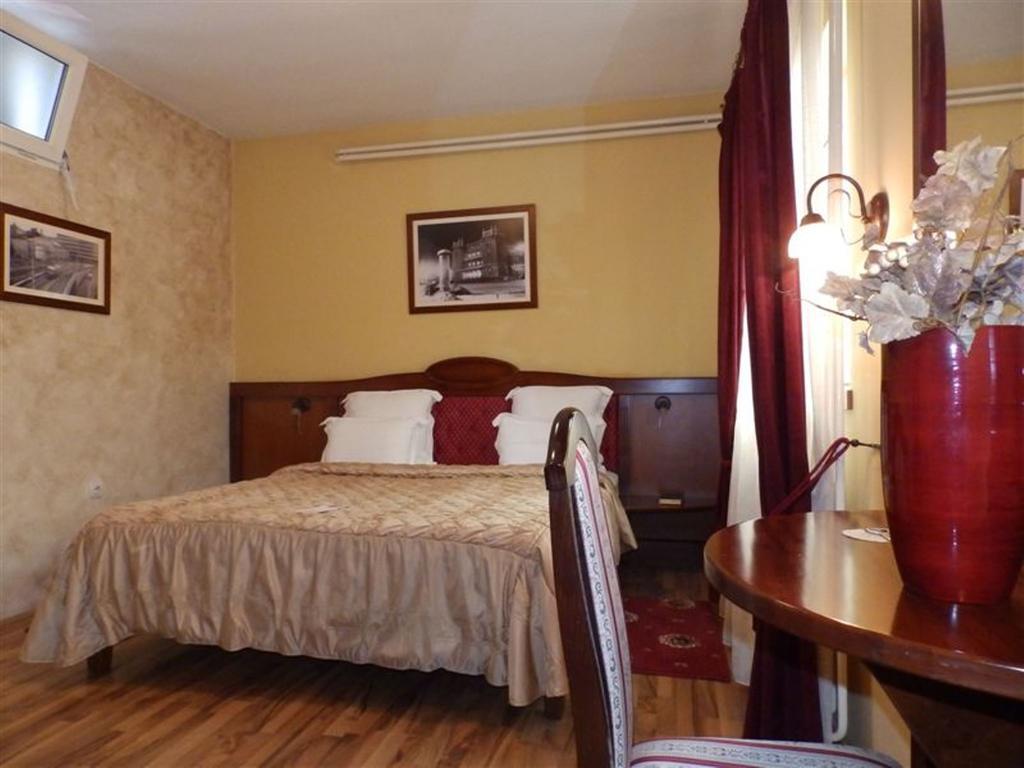 Hotel Manjez Centar Belgrad Exterior foto